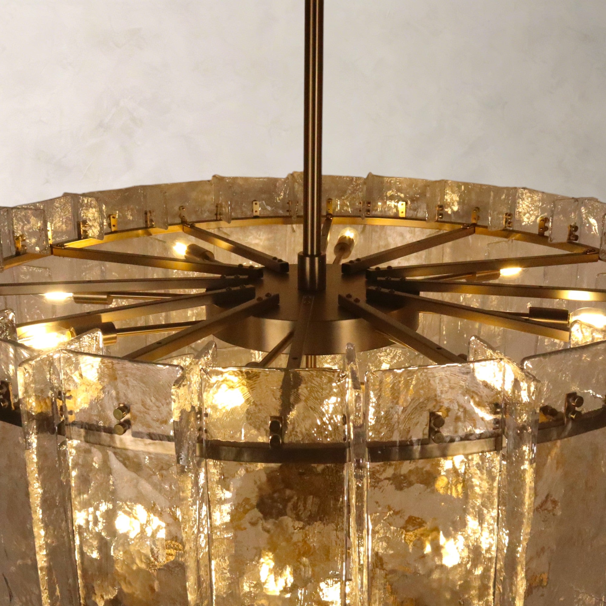 Fade Hour 4 Tidr Round chandelier